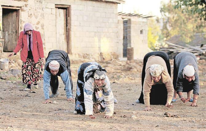 a family in turkey walks on all fours related to a genetic v0 an63djtw22y81