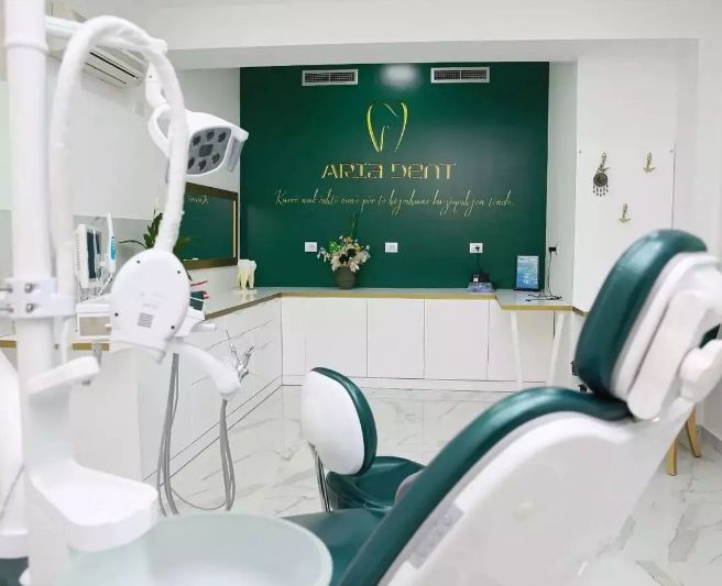 _dentist-klinike-dentare-dures-1