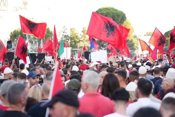 Fenomeni i Mobilizimit Qytetar: Pse protesta 50-ditore në Shqipëri po tërheq vëmendjen e Evropës?