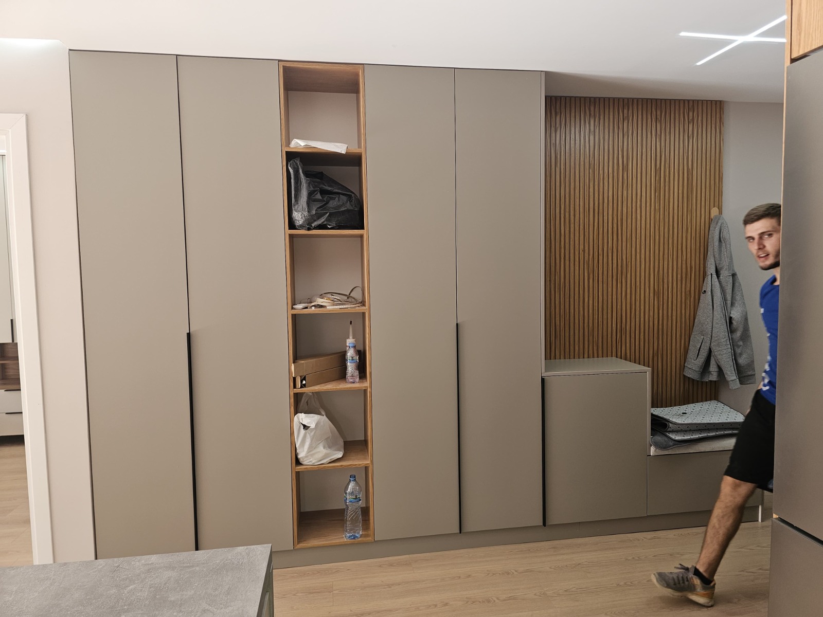 MOBILERI-SIERA-TIRANE11