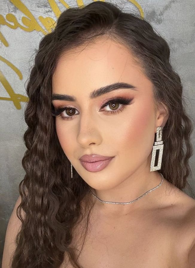 PARUKERI-SALLON-BUKURIE-FIER-194