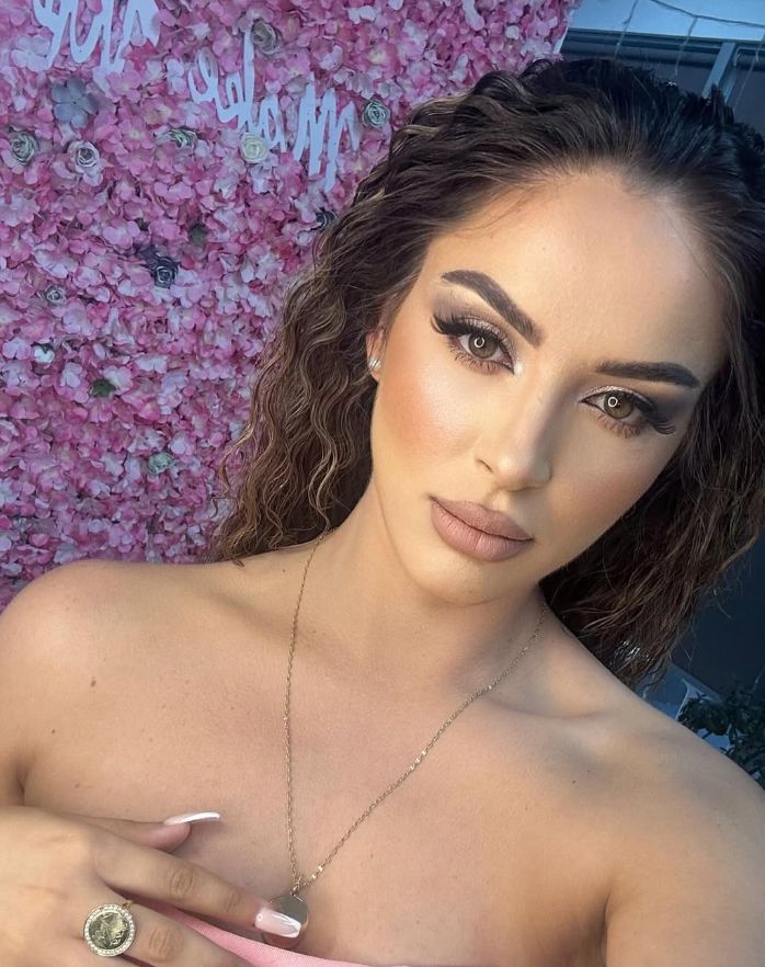 PARUKERI-SALLON-BUKURIE-FIER-199