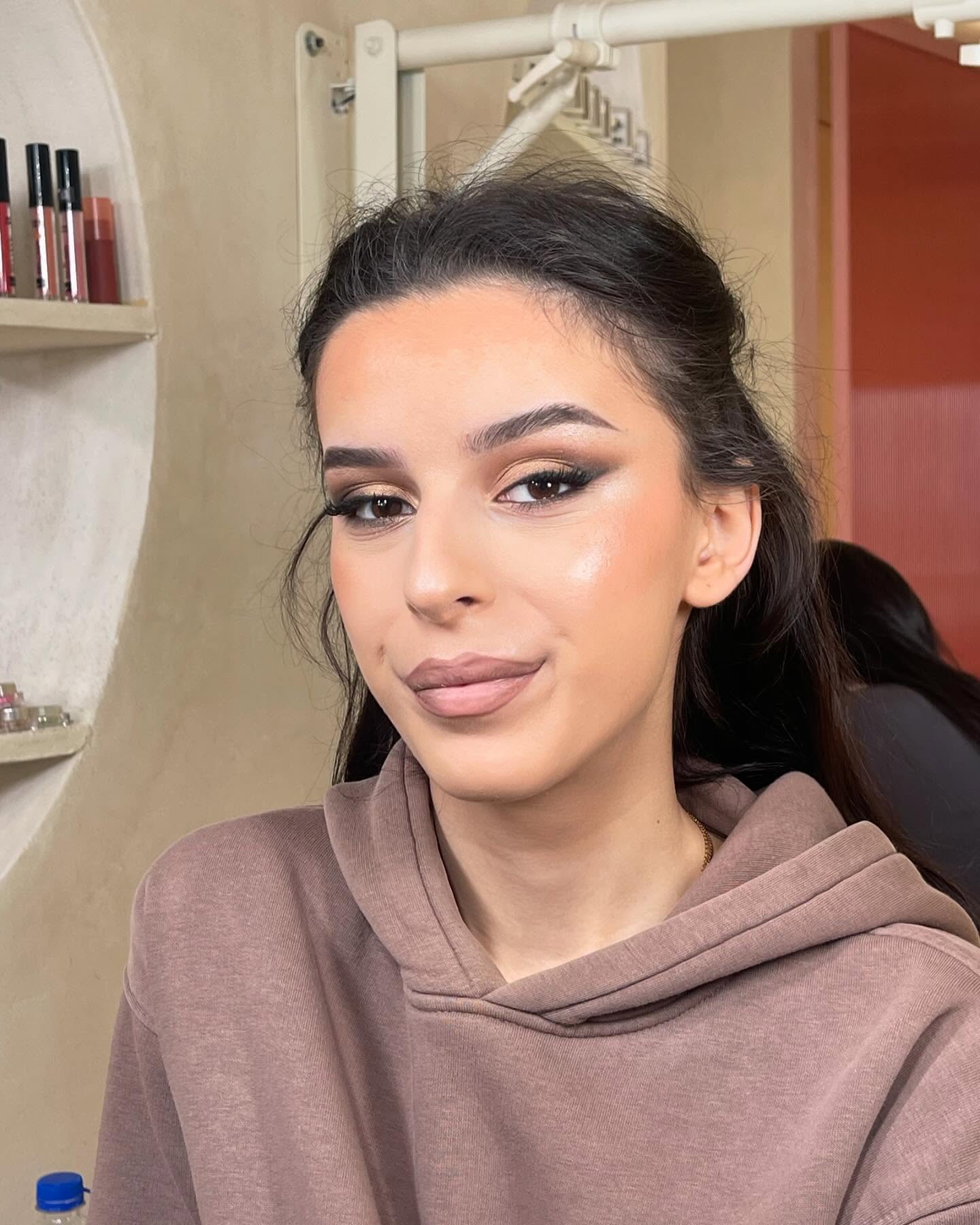 ______________QYTET-STUDENTI-PARUKERI-SALLON-13