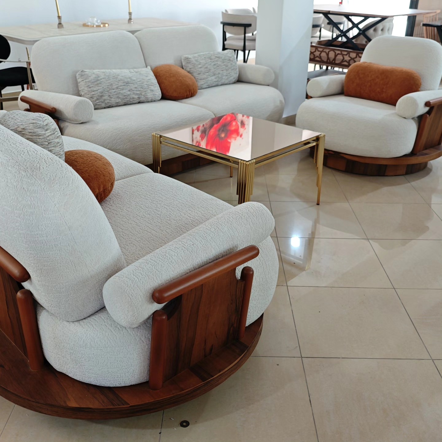 __________________MOBILJE-SHUMICE-TAVOLINA-KARIKE-10