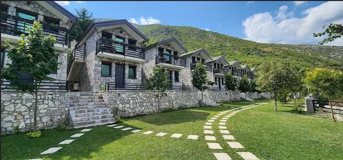 ADORA-BUJTINA-FIERZE-16