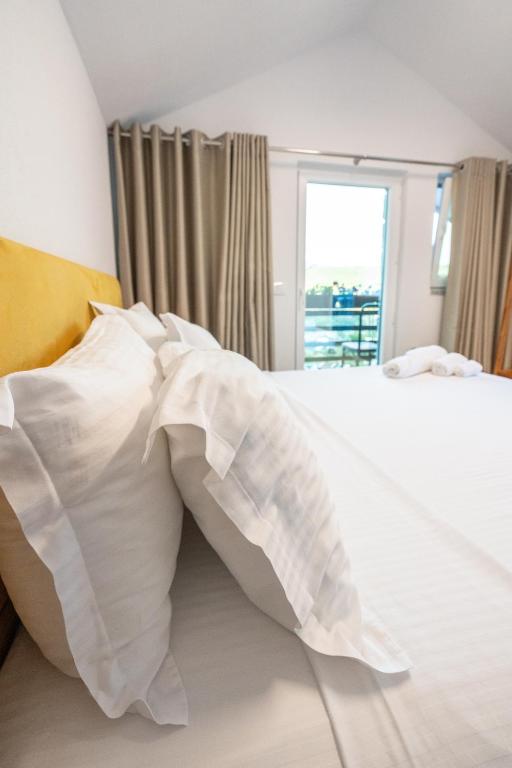 ADORA-BUJTINA-FIERZE-196