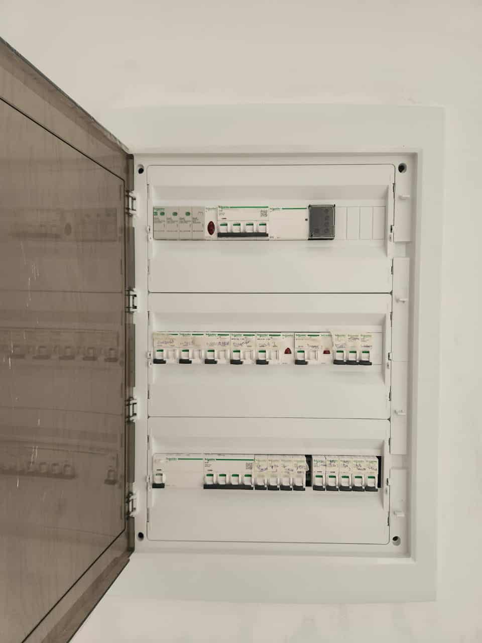 ELEKTRIKE-INSTALIME-PUNIME-KAMERASH-ELEKTRICIST-16