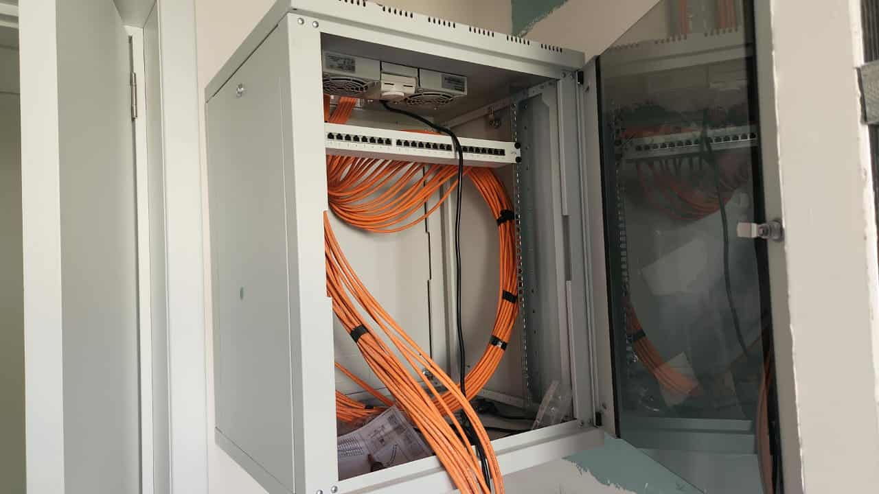 ELEKTRIKE-INSTALIME-PUNIME-KAMERASH-ELEKTRICIST-196