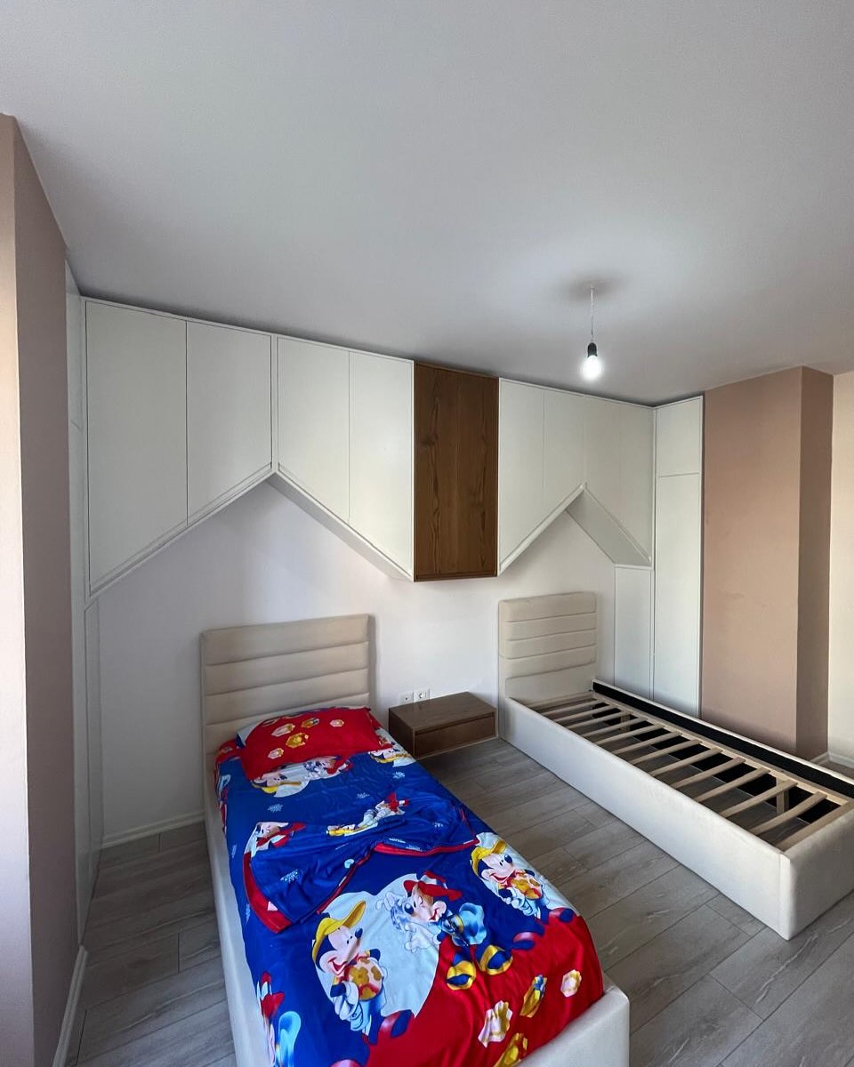 _________________kende-divane-mobilje-porosi-1987