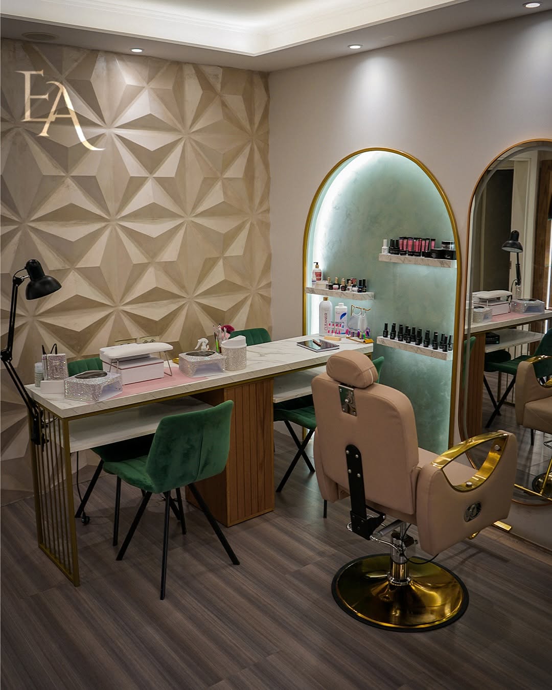 ___________qender-estetike-bryli-parukeri-1