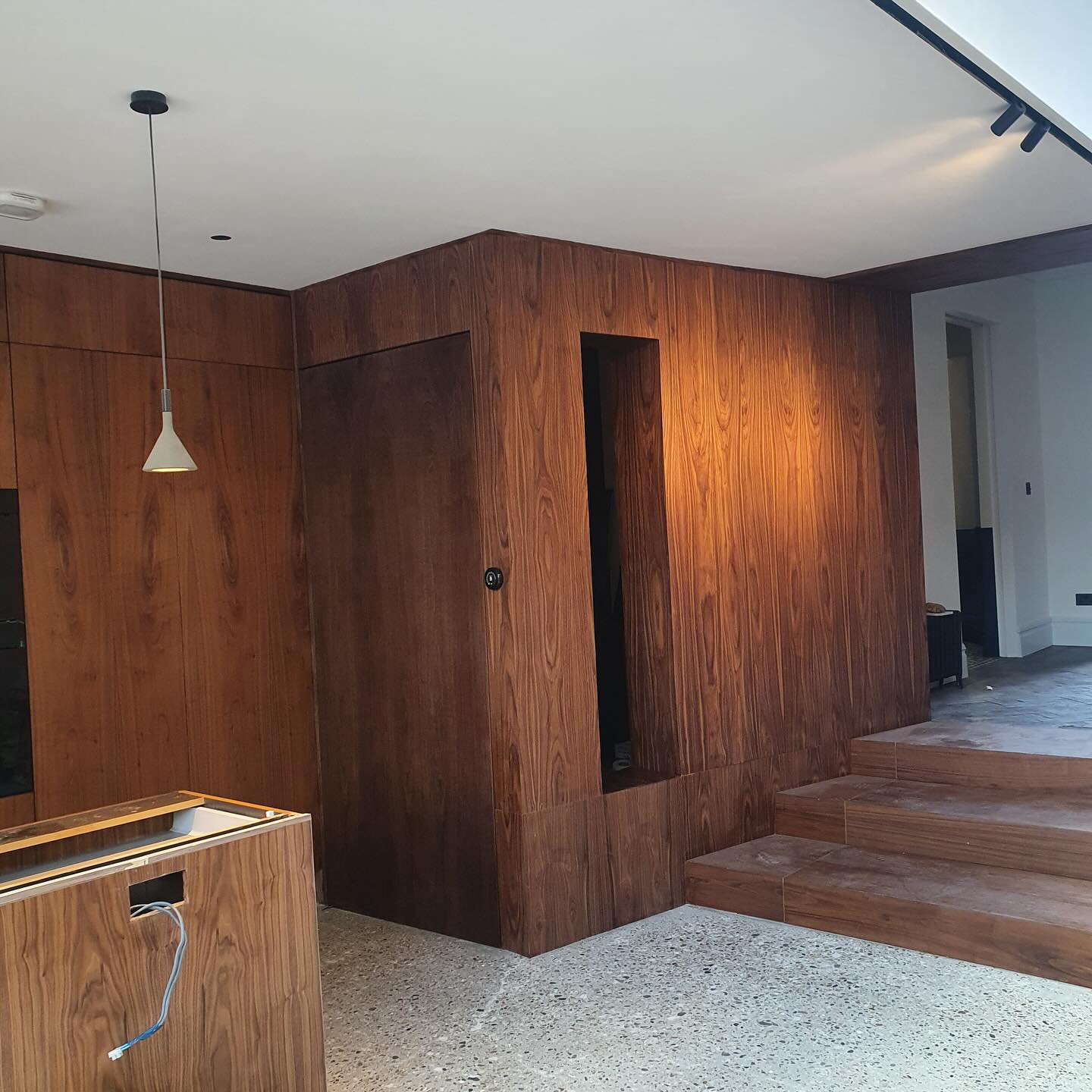 ______________________LYERJE-REGULLIM-MOBILJESH-197