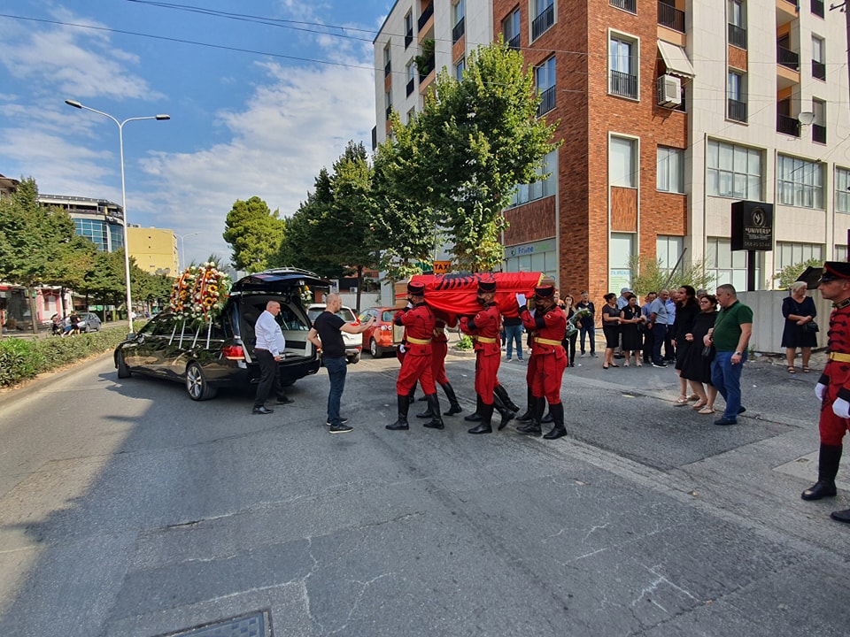 ___sherbime-funerale-tirane-17