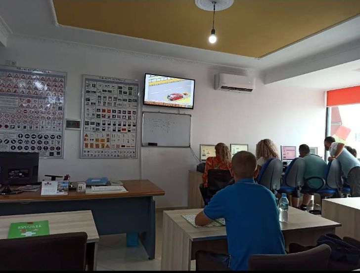 AUTOSHKOLLE-KAMEZ-INSTITUT-BATHOTE-15