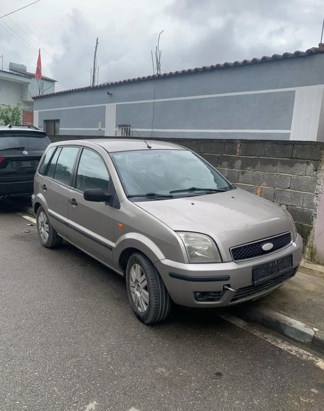 PJESE-KEMBIMI-TIRANE-MAKINA-196