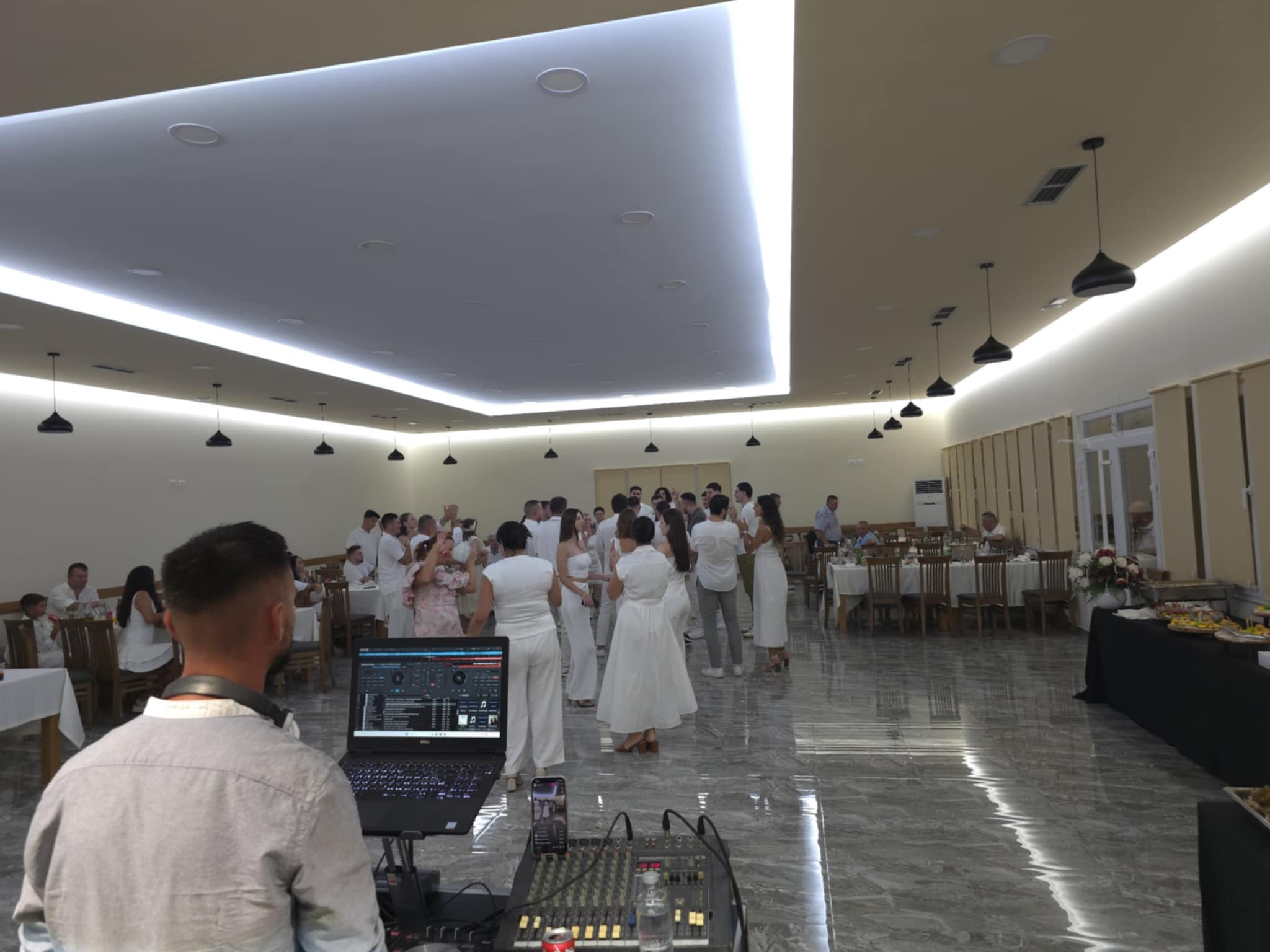 SALLA-RESTORANT-VAKI-DASMA-TIRANE-01