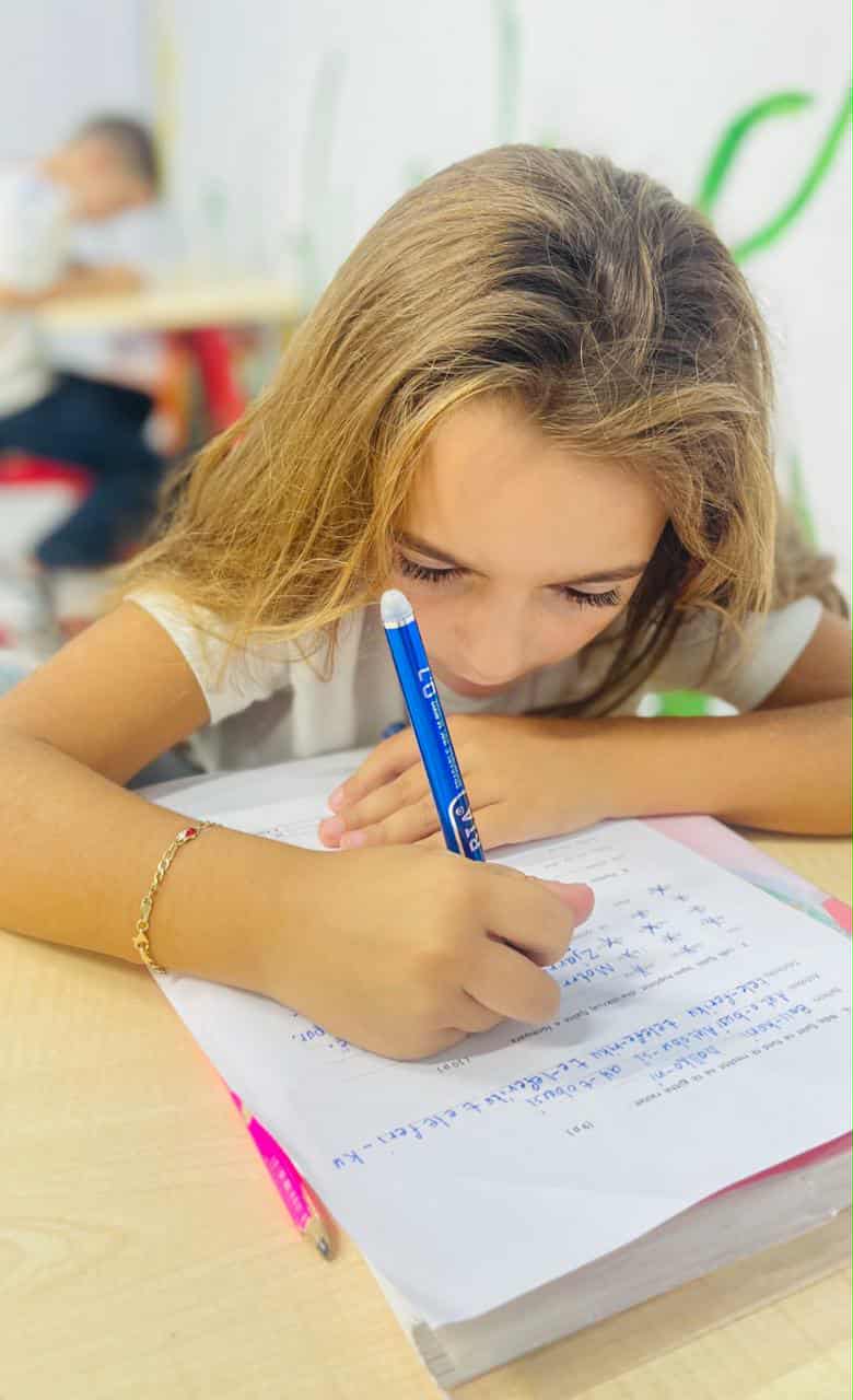 __QENDER-STUDIMORE-AFTESCHOOL-KINOSTUDIO-TIRANE-16