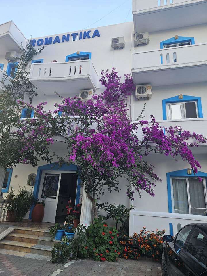 HOTEL ROMANTIKA – AKOMODIM KOMOD 100M NGA DETI NË SHËNGJIN – foto 4