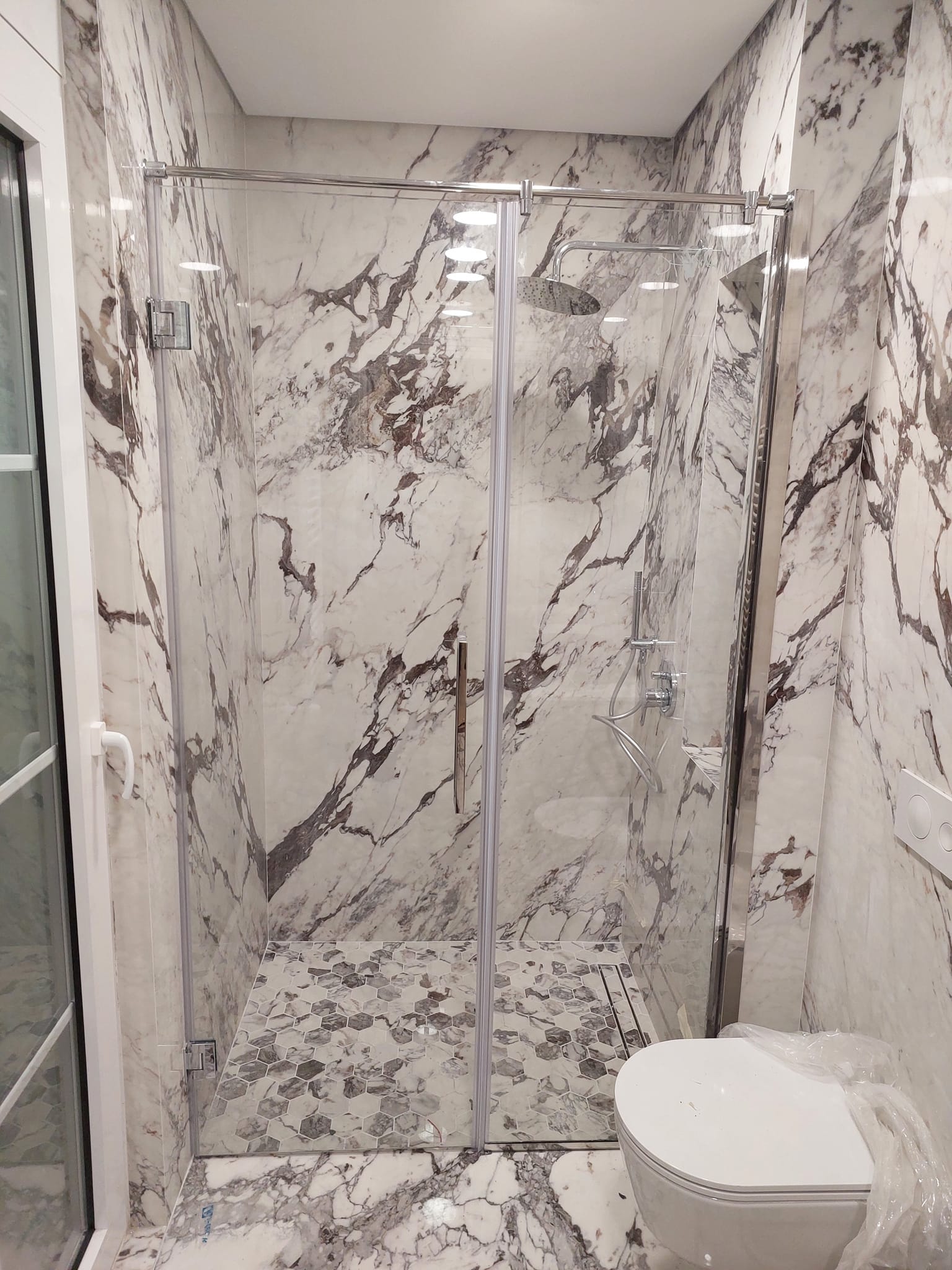 MURATI ALUPLAST – PUNIME ALUMINI, PLASTIKE, XHAMI DHE TENDA NE SHKOZE, TIRANE – foto 3