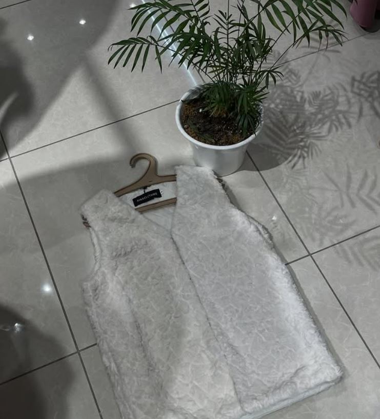 D&M STORE – BUTIK VESHJESH, FUSTANE DHE KOSTUME PËR FEMRA E MESHKUJ NË LUSHNJE – foto 3