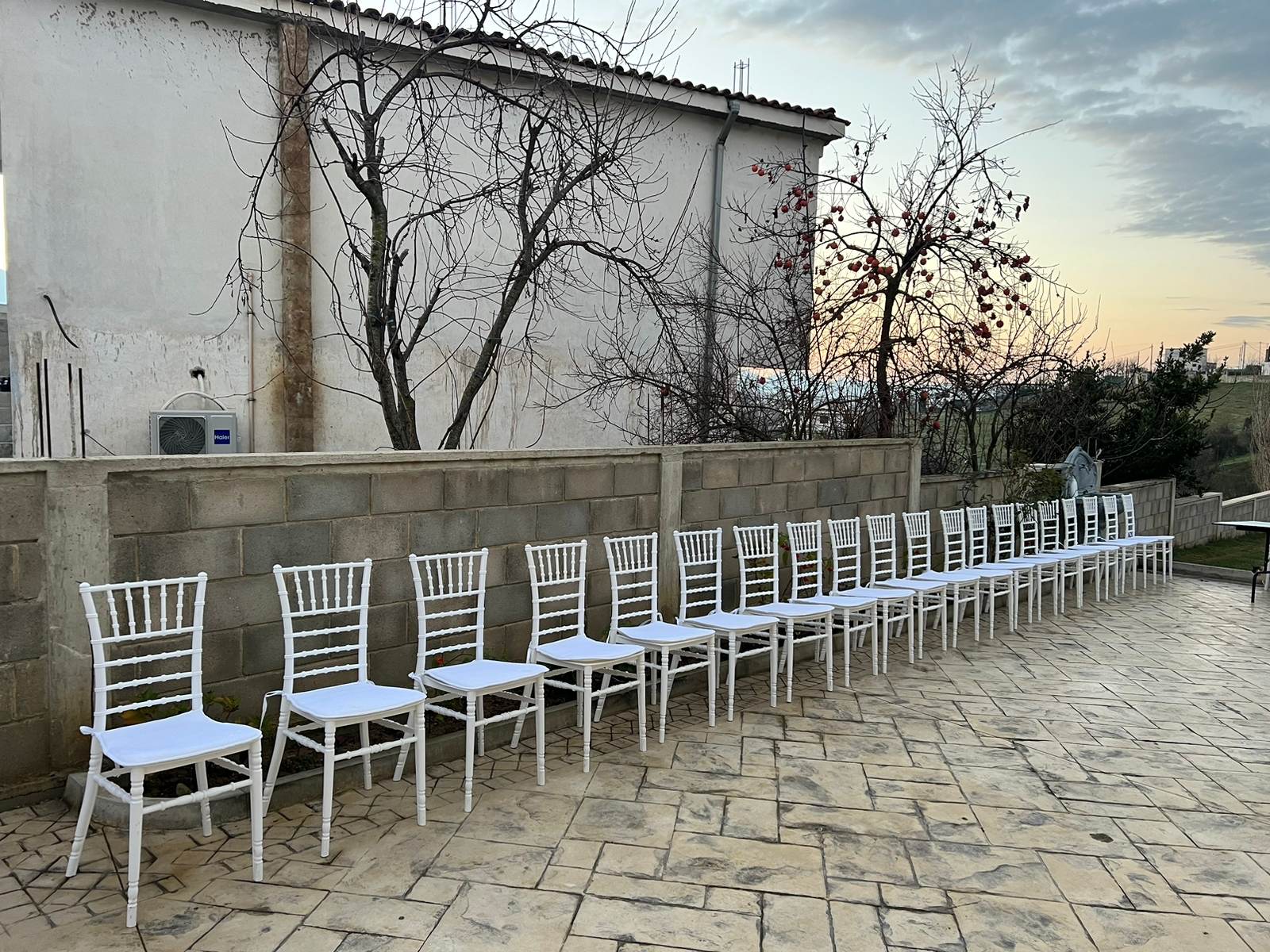 KARRIKE ME QERA FREDI – QIRA PAJISJE EVENTESH, DEKOR DHE HELIKOPTER NË TIRANË – foto 4
