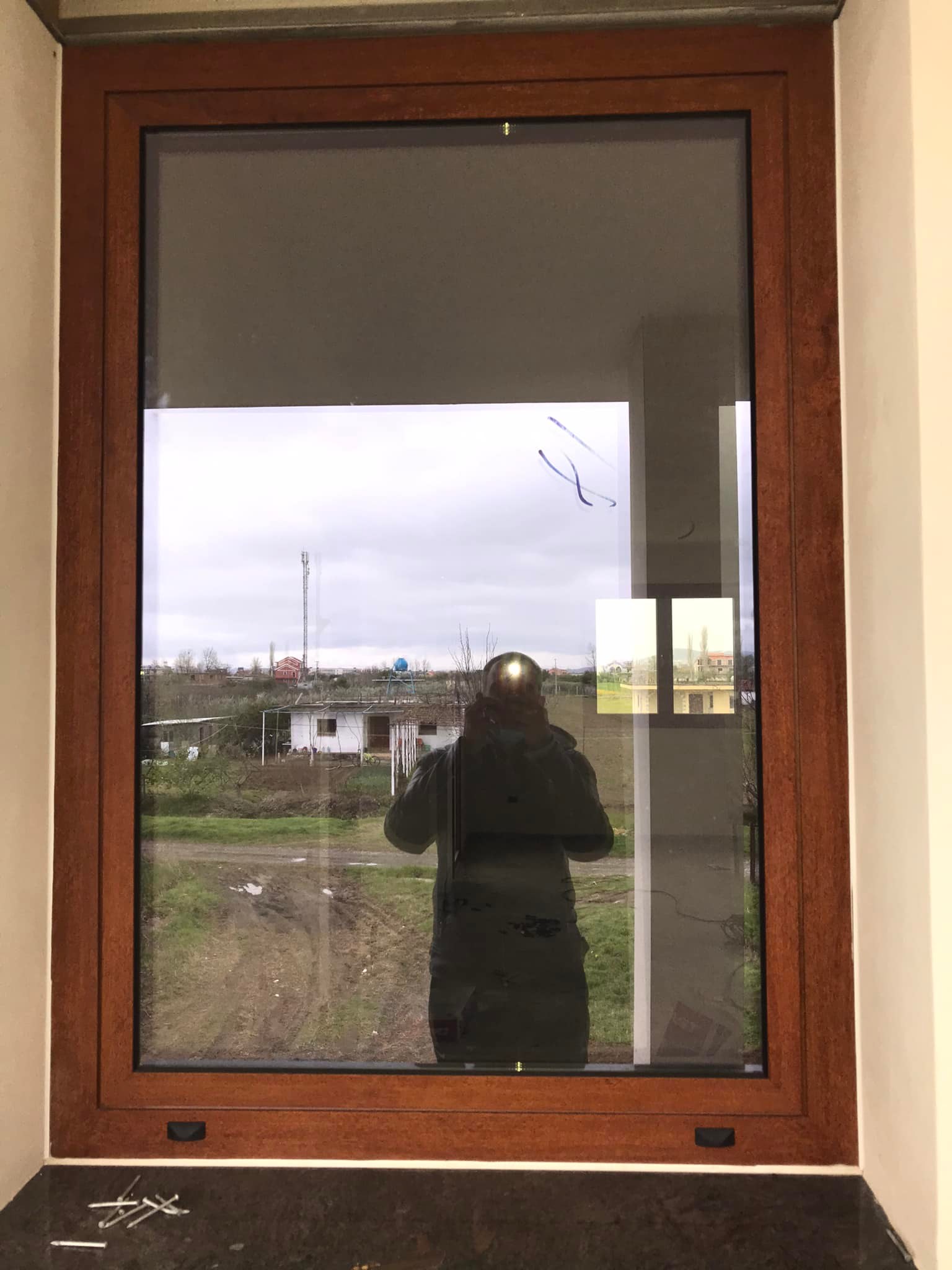 PUNIME DURALUMINI GJINI – DYER, DRITARE, FASADA DHE TENDA DIELLI NË TIRANË – foto 4