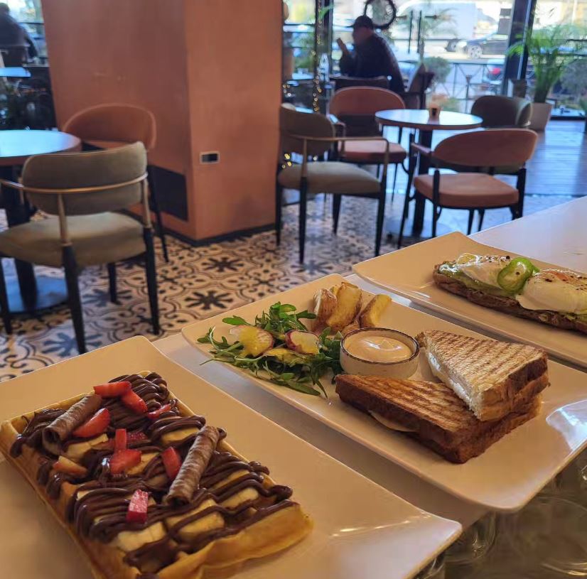 COFFE ARABICA VLORE - BAR, KOKTEJ DHE USHQIM – foto 3